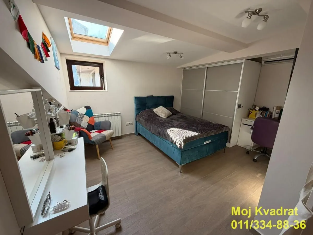 Prodaja, četvorosoban stan, 110m², Đeram Pijaca, Beograd