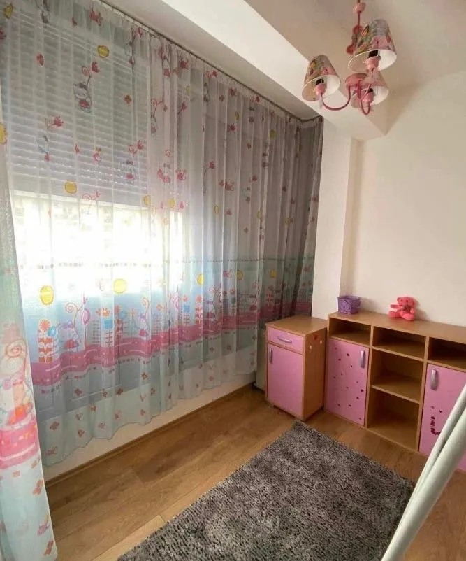 Izdavanje, dvosoban stan, 54m², Pobrežje, Podgorica