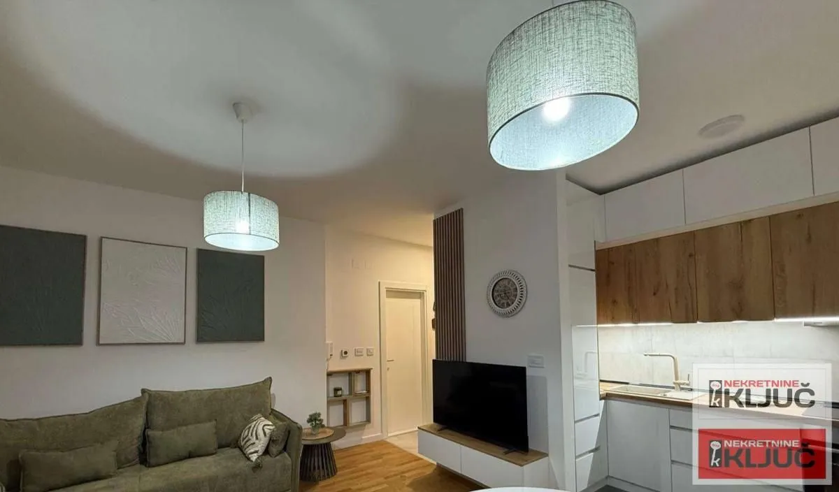 Izdavanje, garsonjera, 28m², Novo naselje, Novi Sad