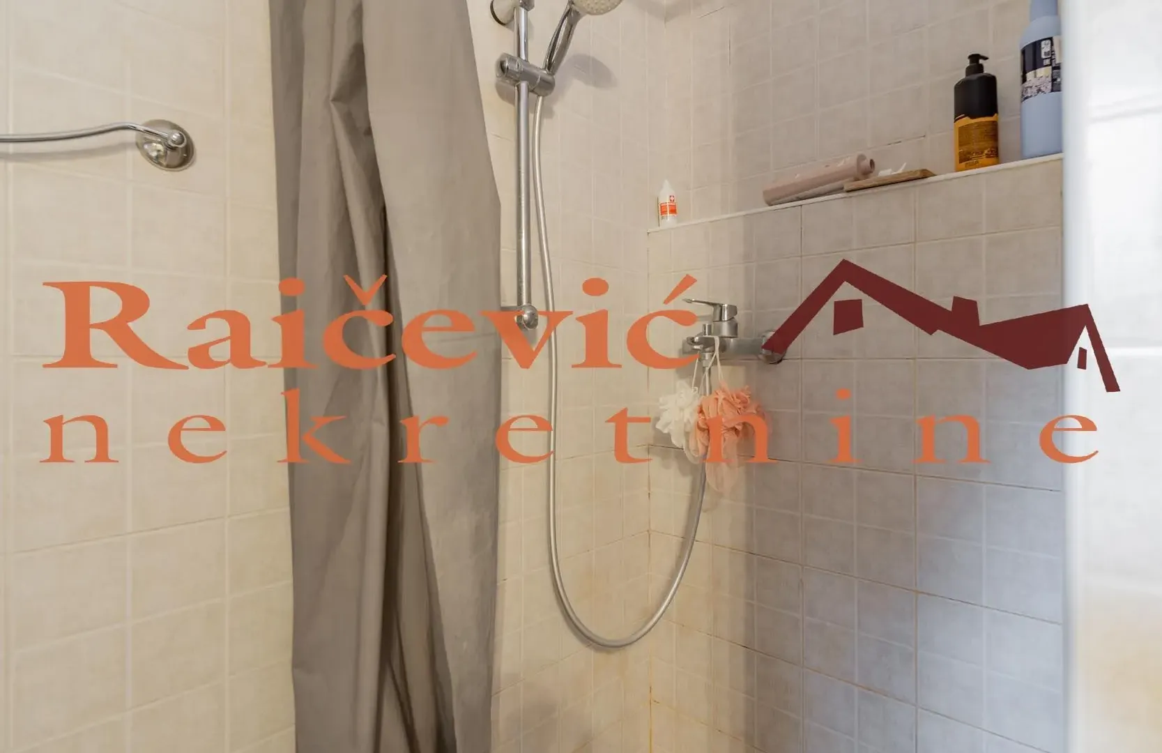 Prodaja, trosoban stan, 68m², Kalenić Pijaca, Vračar Sve Podlokacije