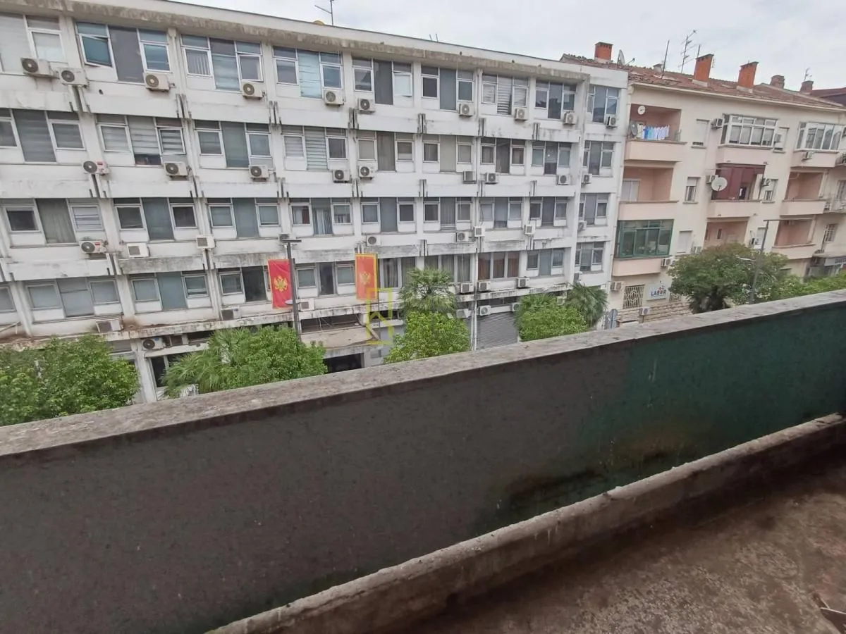 Prodaja, dvosoban stan, 85m², Centar, Podgorica