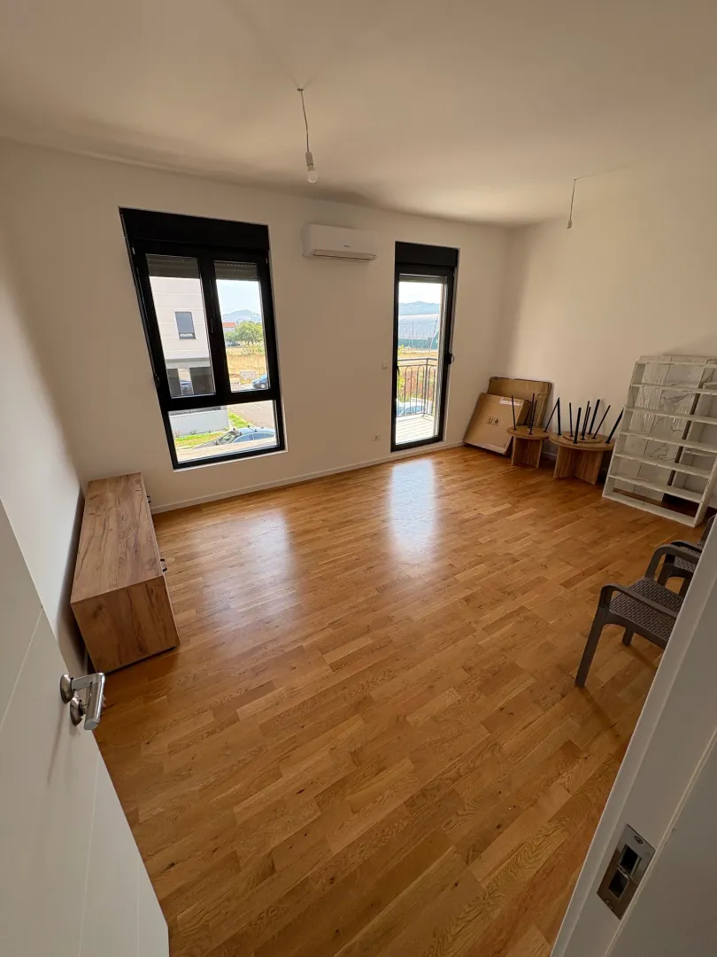 Prodaja, dvosoban stan, 64m², Tološi, Podgorica