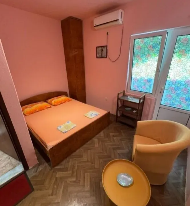 Izdavanje, garsonjera, 25m², Donja Lastva, Tivat