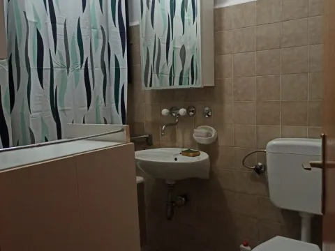 Izdavanje, dvosoban stan, 54m², Seljanovo, Tivat - image 11