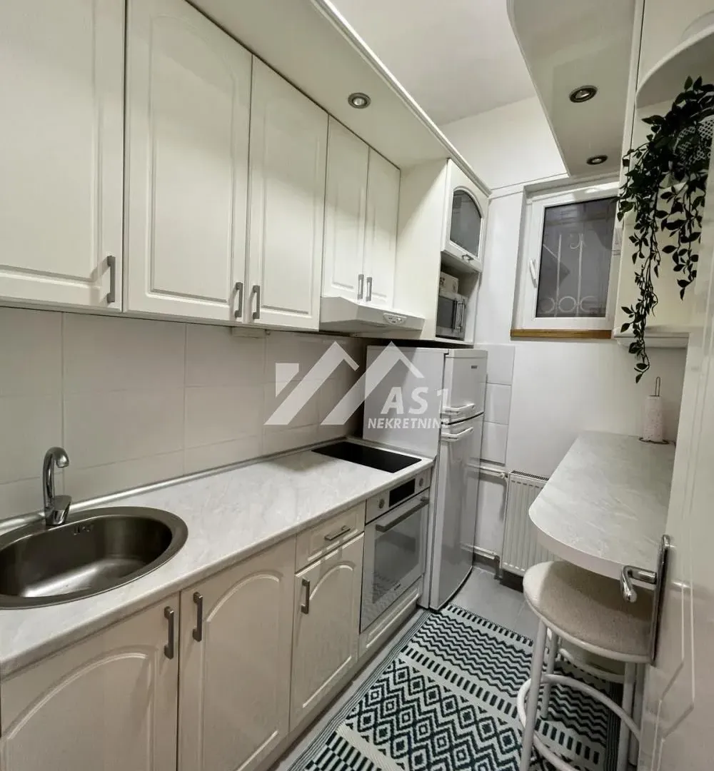 Izdavanje, dvosoban stan, 47m², Rotkvarija, Novi Sad Sve Podlokacije