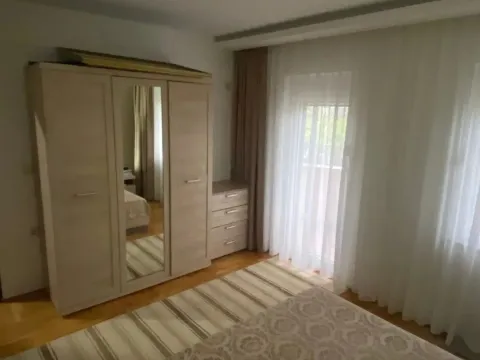 Rent, house, 250m², Karaburško Polje, Podgorica - image 11