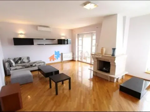 Izdavanje, trosoban stan, 130m², Savski Venac, Beograd