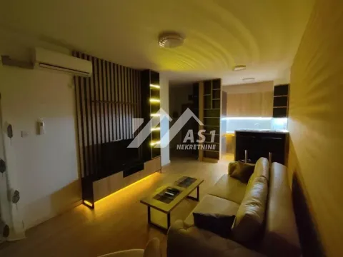 Izdavanje, dvosoban stan, 41m², Salajka, Novi Sad Sve Podlokacije