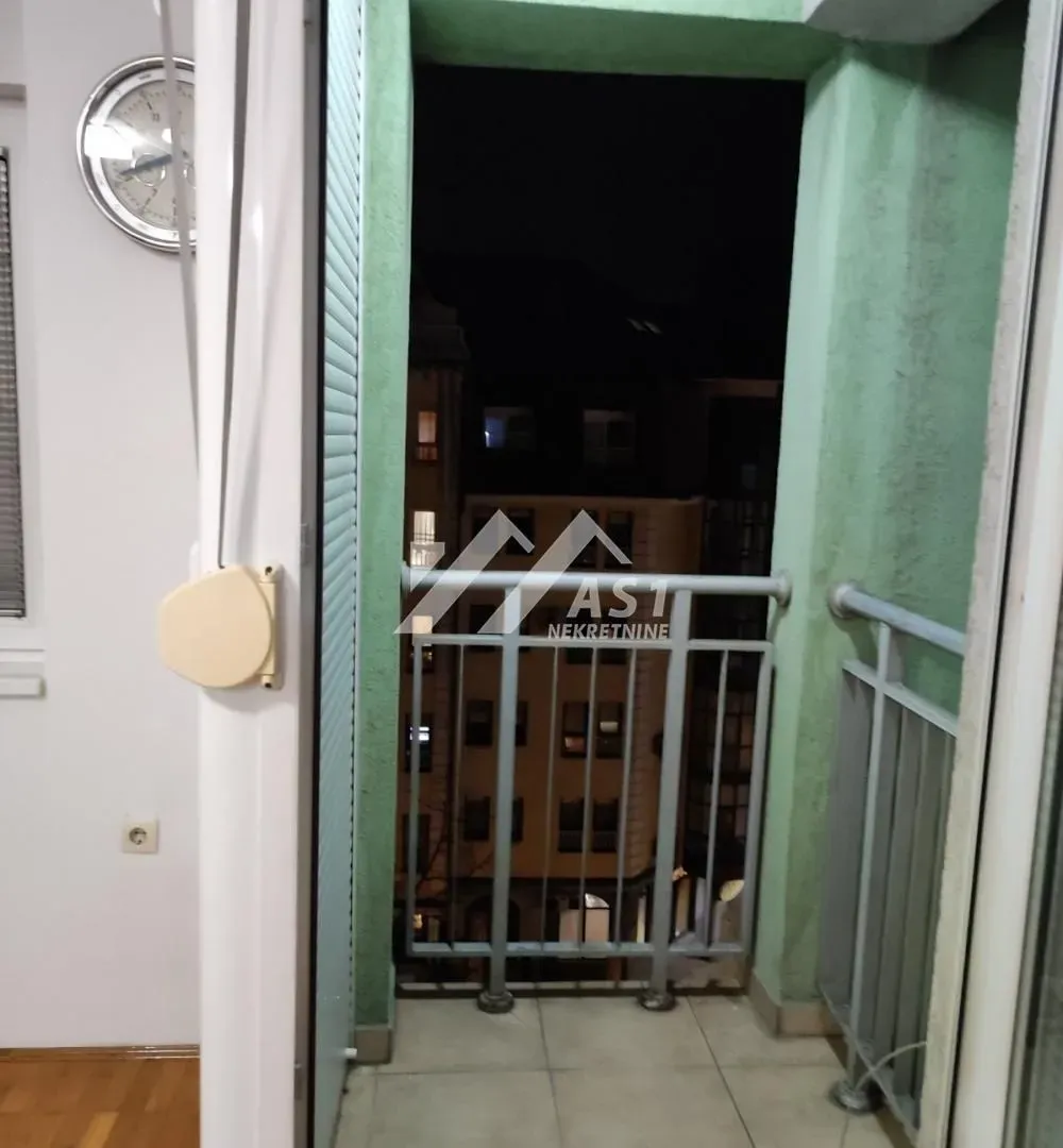 Izdavanje, stan, 26m², Grbavica, Novi Sad Sve Podlokacije