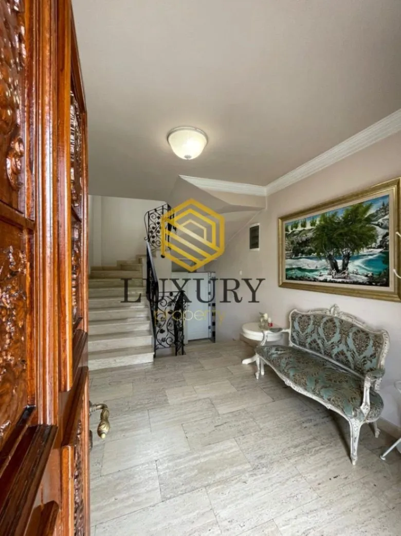 Rent, house, 270m², Dahna, Podgorica