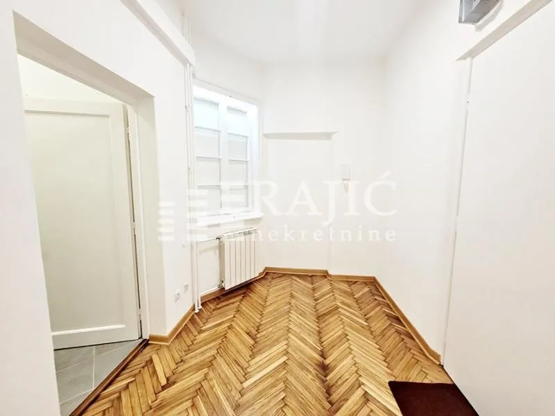 Rent, office space, 37m², Kalenić Pijaca, Vračar Sve Podlokacije