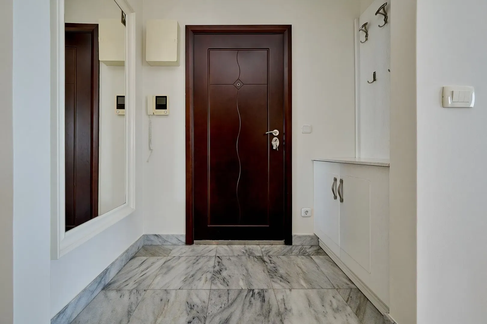 Sale, four bedroom apartment, 113m², Bečići, Budva