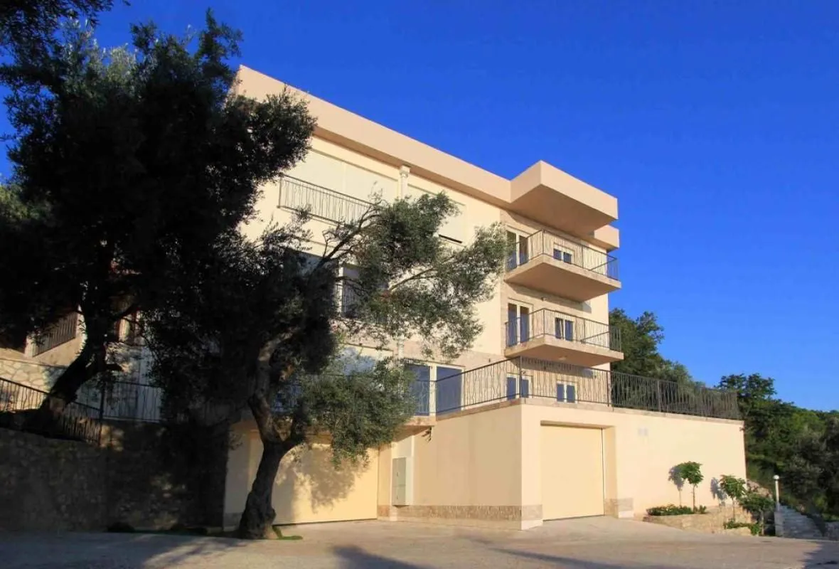 Sale, three bedroom apartment, 119m², Sveti Stefan, Budva