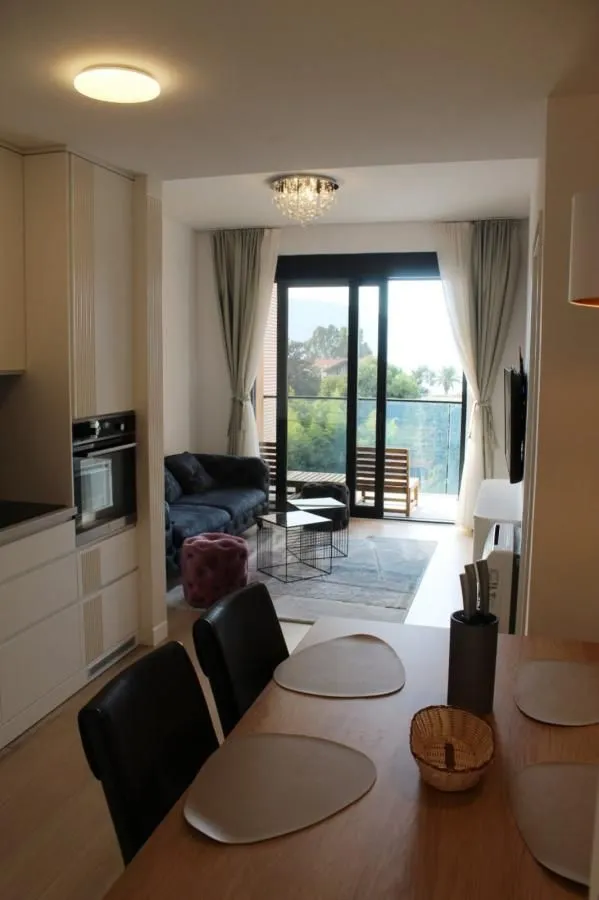 Prodaja, jednosoban stan, 50m², Tivat, Crna Gora