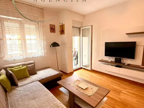 Rent, one bedroom apartment, 44m², City Kej, Podgorica - image 3