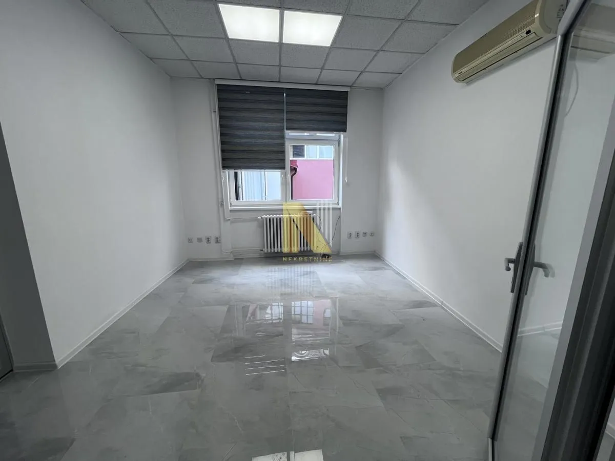 Rent, office space, 160m², Centar, Novi Sad