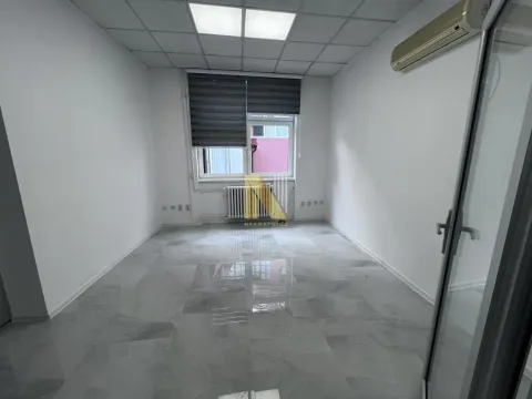 Rent, office space, 160m², Centar, Novi Sad - image 9