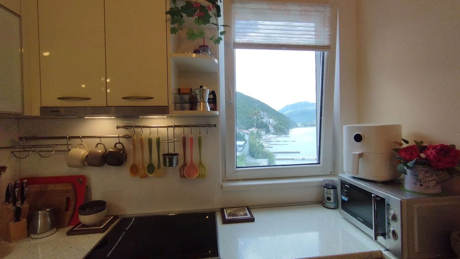 Prodaja, dvosoban stan, 64m², Njivice, Herceg Novi