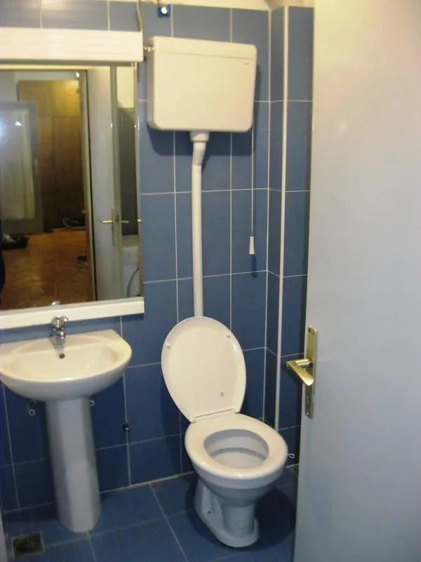 Izdavanje, četvorosoban stan, 96m², Centar, Niš