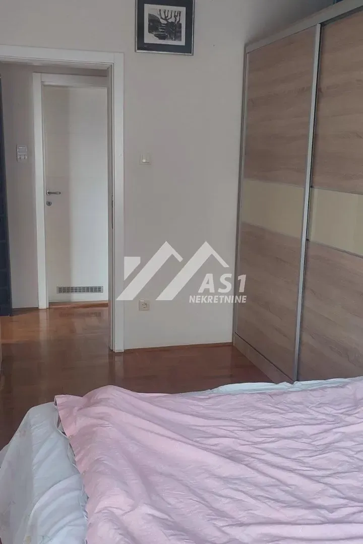 Izdavanje, dvosoban stan, 53m², Grbavica, Novi Sad Sve Podlokacije