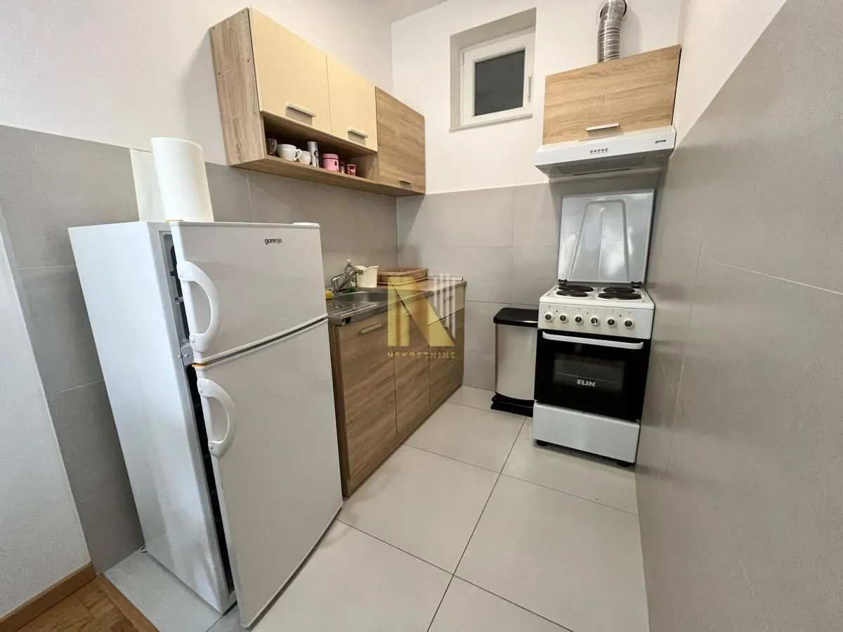 Izdavanje, jednosoban stan, 37m², Rotkvarija, Novi Sad Sve Podlokacije