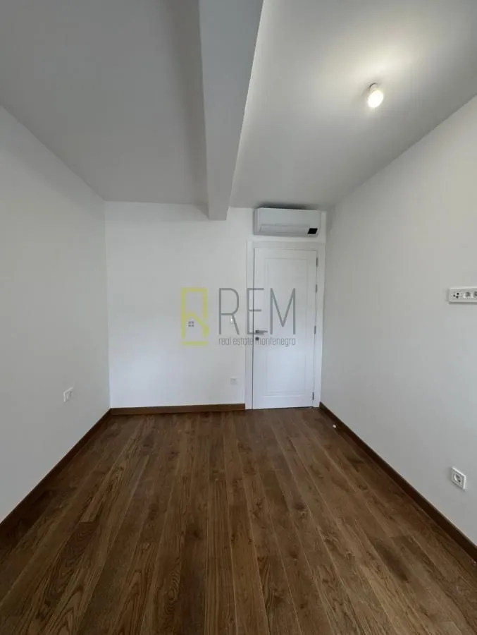 Izdavanje, dvosoban stan, 64m², Tološka šuma, Podgorica