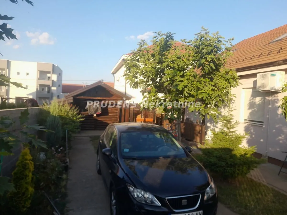 Sale, house, 243m², Surčin, Beograd