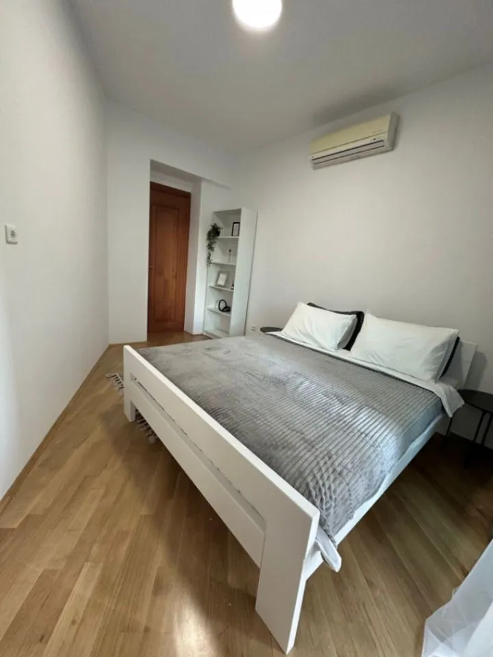 Izdavanje, jednosoban stan, 53m², Centar, Podgorica