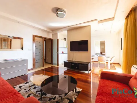 Izdavanje, četvorosoban stan, 135m², Centar, Podgorica - image 12