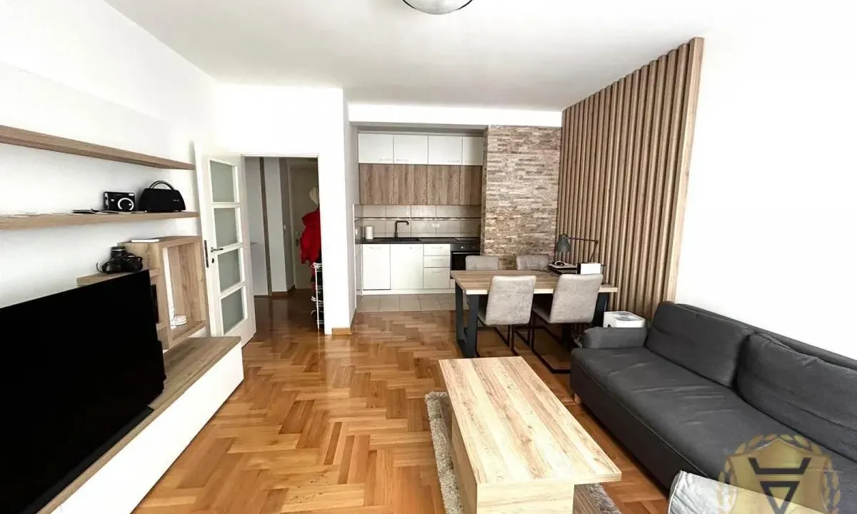 Izdavanje, dvosoban stan, 50m², Slavija, Vračar Sve Podlokacije