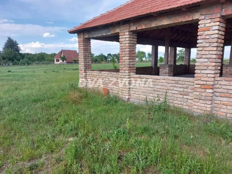 Prodaja, ugostiteljski objekat, 478m², Perlez, Zrenjanin