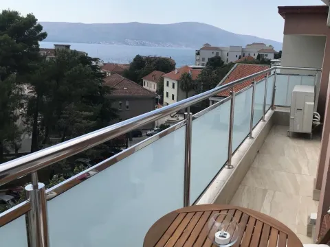 Izdavanje, trosoban stan, 106m², Tivat, Crna Gora - image 20