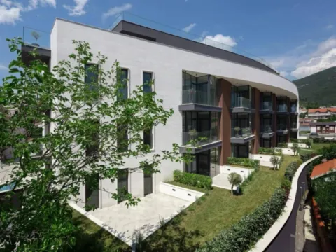 Prodaja, jednosoban stan, 80m², Tivat, Crna Gora