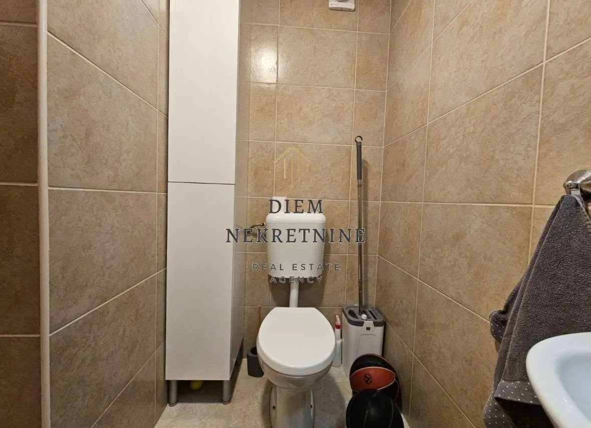 Sale, two bedroom apartment, 69m², Centar, Bar