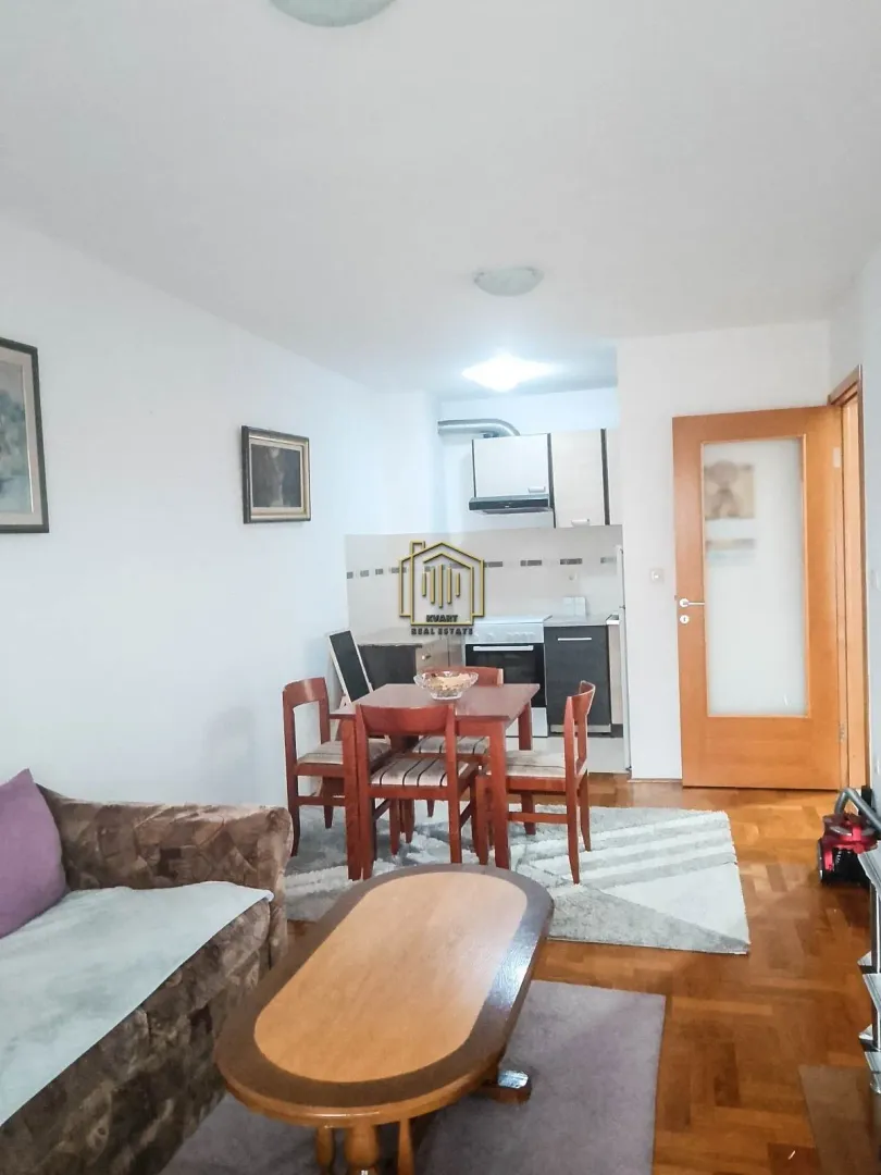 Izdavanje, jednosoban stan, 47m², Stari Aerodrom, Podgorica