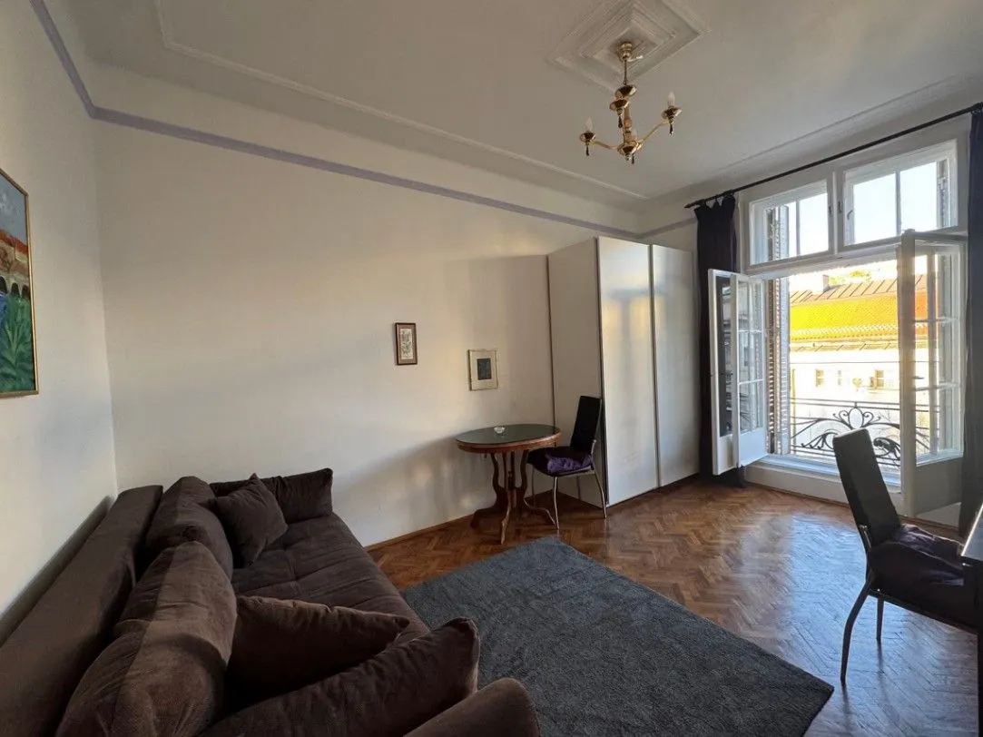 Izdavanje, jednosoban stan, 24m², Savski Venac, Beograd