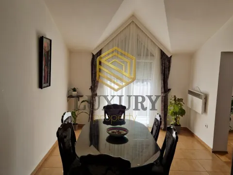 Rent, two bedroom apartment, 115m², Tološi, Podgorica - image 4