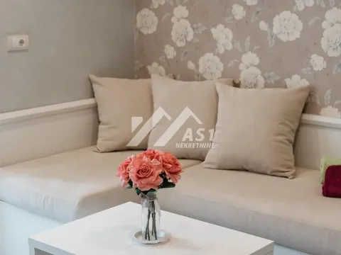 Izdavanje, četvorosoban stan, 120m², Lipov gaj, Novi Sad Sve Podlokacije - image 6