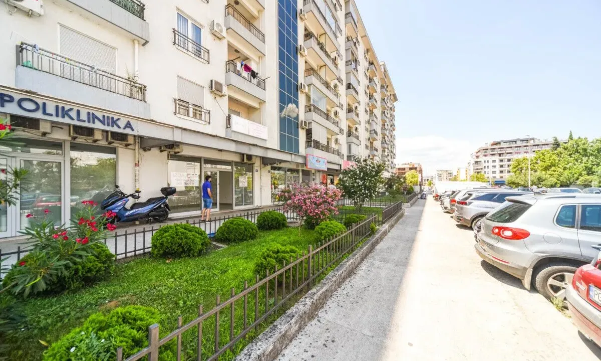 Rent, office space, 67m², Pobrežje, Podgorica
