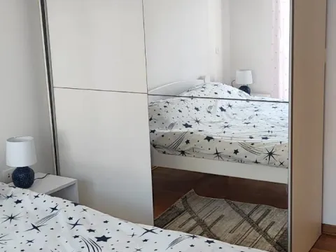 Rent, one bedroom apartment, 42m², Tivat, Crna Gora - image 2