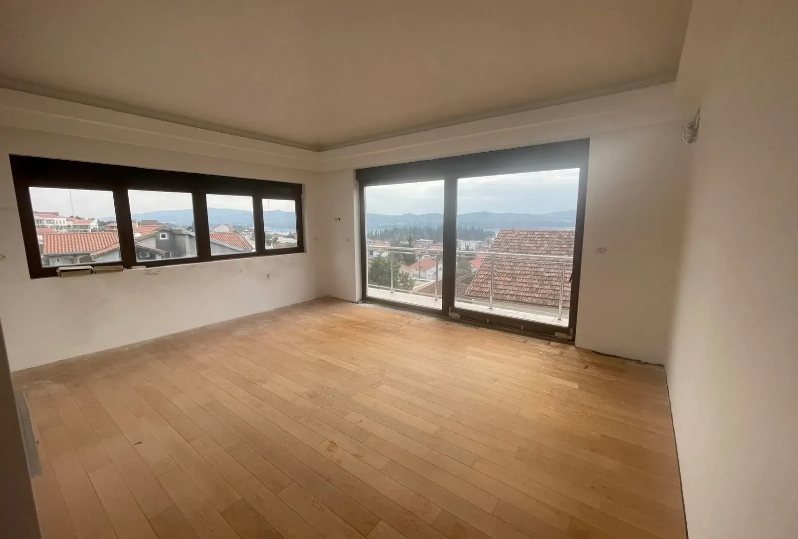 Prodaja, kuća, 341m², Kalimanj, Tivat
