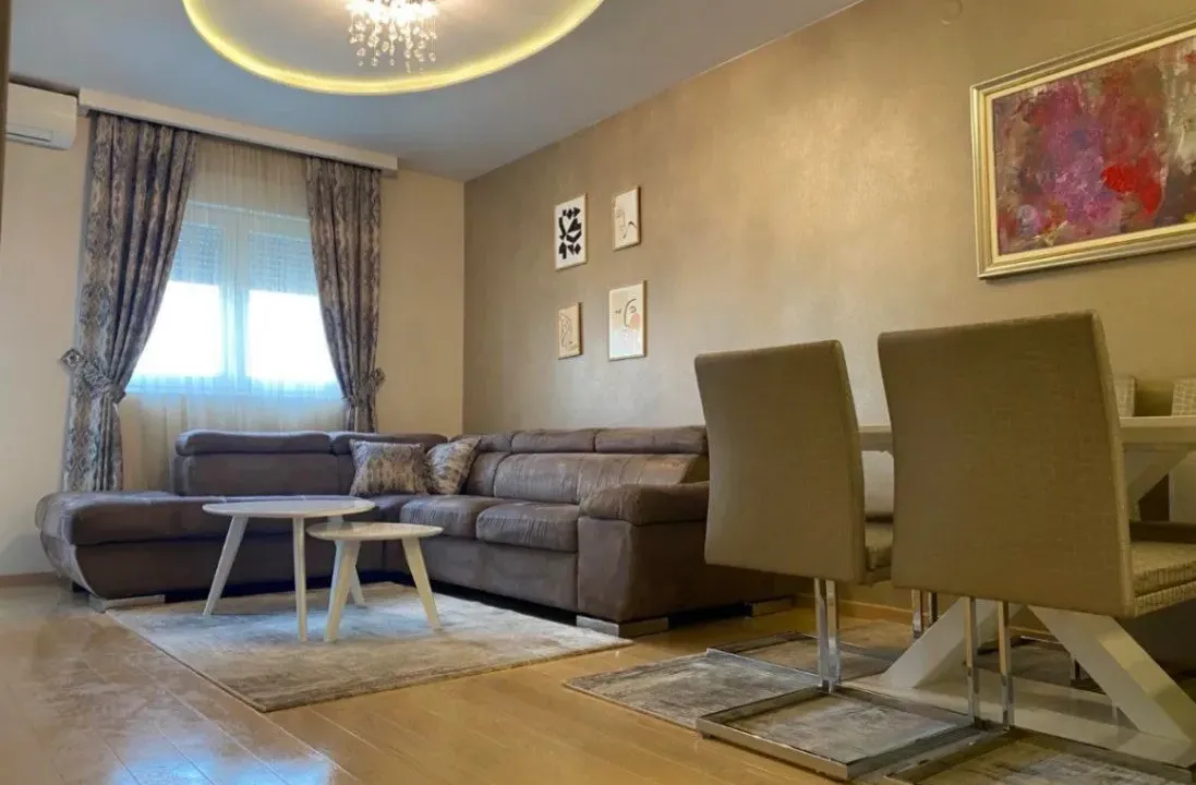 Izdavanje, jednosoban stan, 49m², City Kvart, Podgorica
