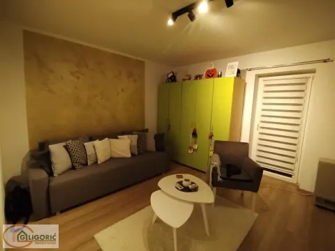 Prodaja, kuća, 80m², Cvetkova Pijaca, Zvezdara Sve Podlokacije - image 11