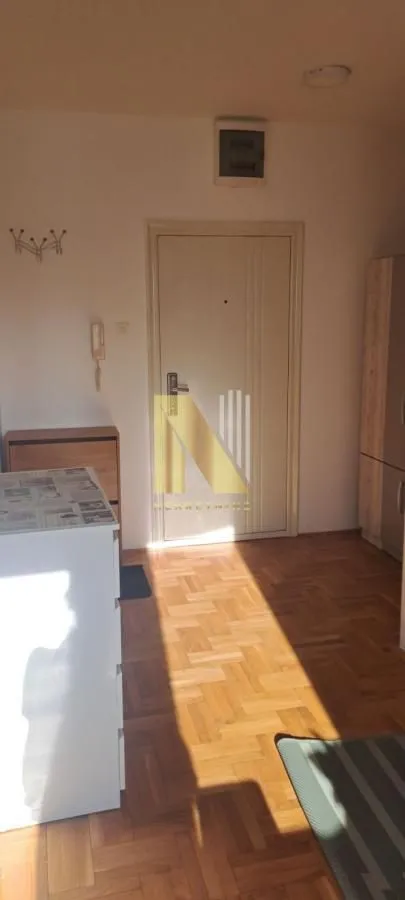 Izdavanje, garsonjera, 24m², Grbavica, Novi Sad Sve Podlokacije