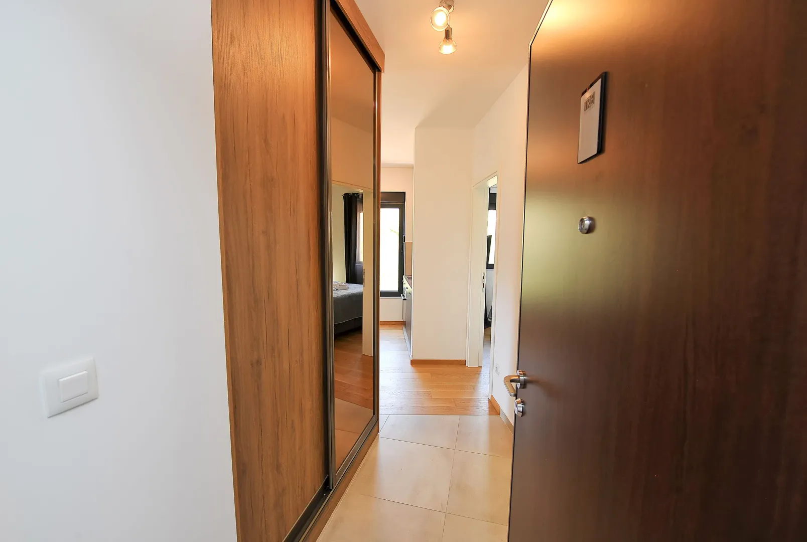Rent, one bedroom apartment, 50m², Bečići, Budva
