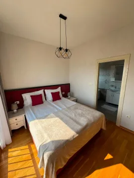 Rent, two bedroom apartment, 86m², Bečići, Budva - image 8