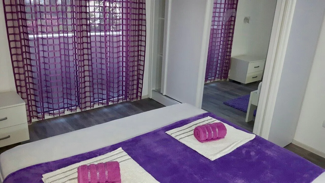 Izdavanje, jednosoban stan, 55m², Centar, Bar