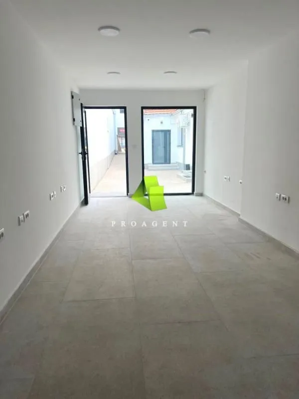 Rent, office space, 50m², Medijana, Niš