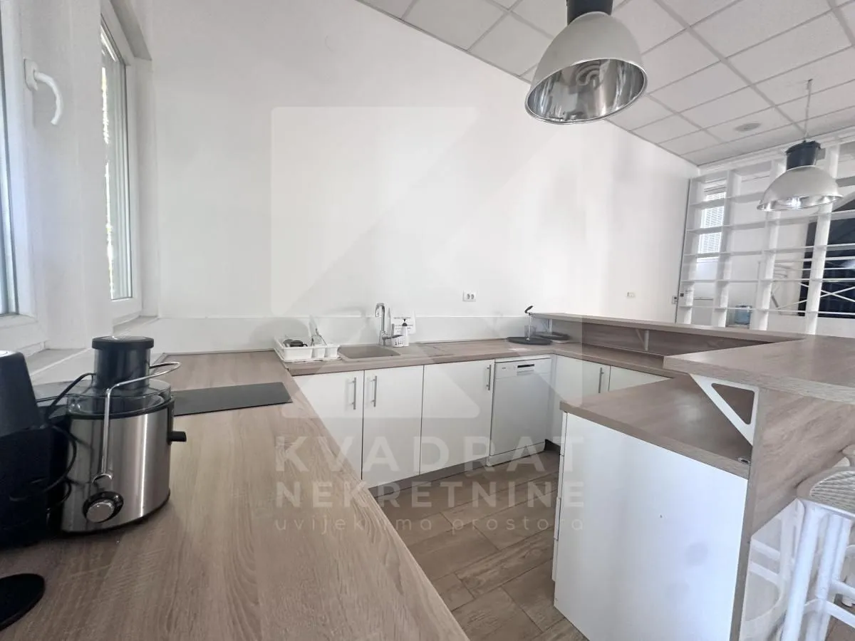Rent, office space, 1850m², Zabjelo, Podgorica