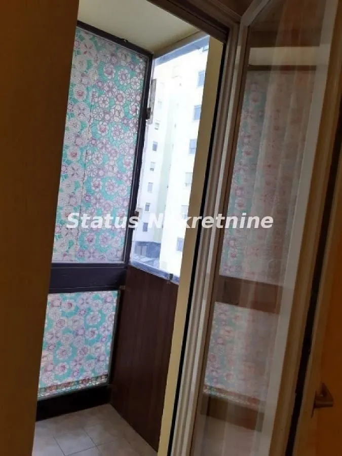 Izdavanje, garsonjera, 22m², Rotkvarija, Novi Sad Sve Podlokacije